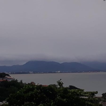 Casa De Pedro Ferreira Hotel Governador Celso Ramos Kültér fotó